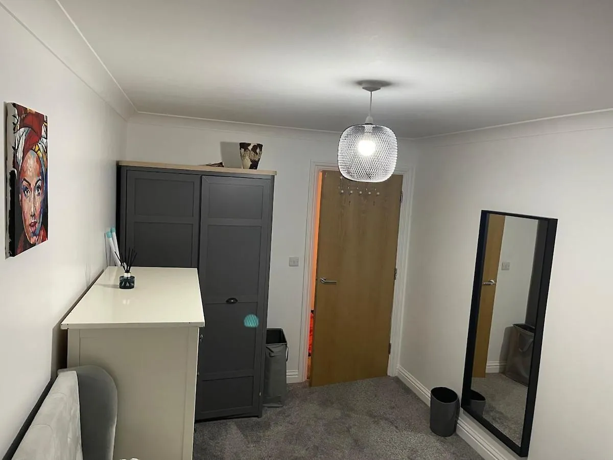 Apartment Lovely 2 Bedroom Flat With Free Parking And Wifi London