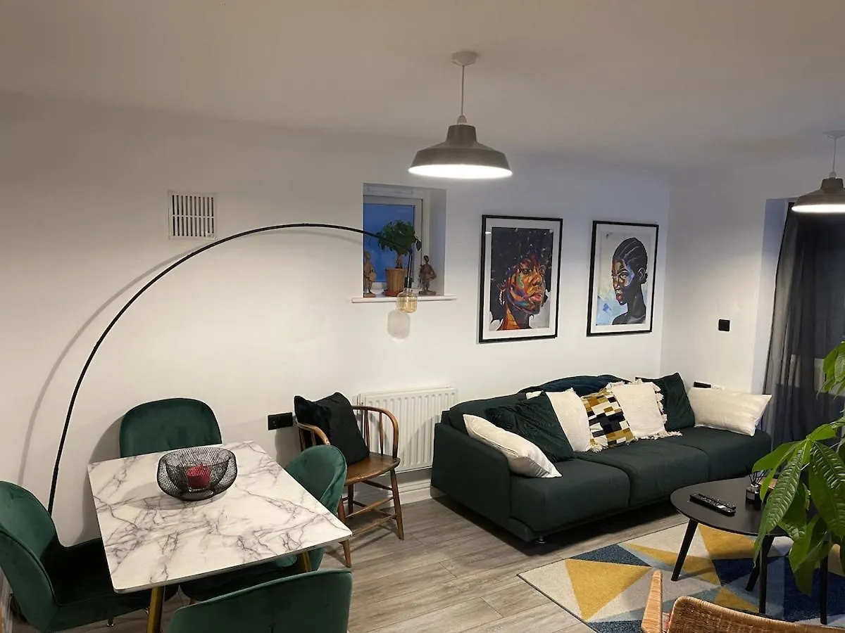 Lovely 2 Bedroom Flat With Free Parking And Wifi London United Kingdom