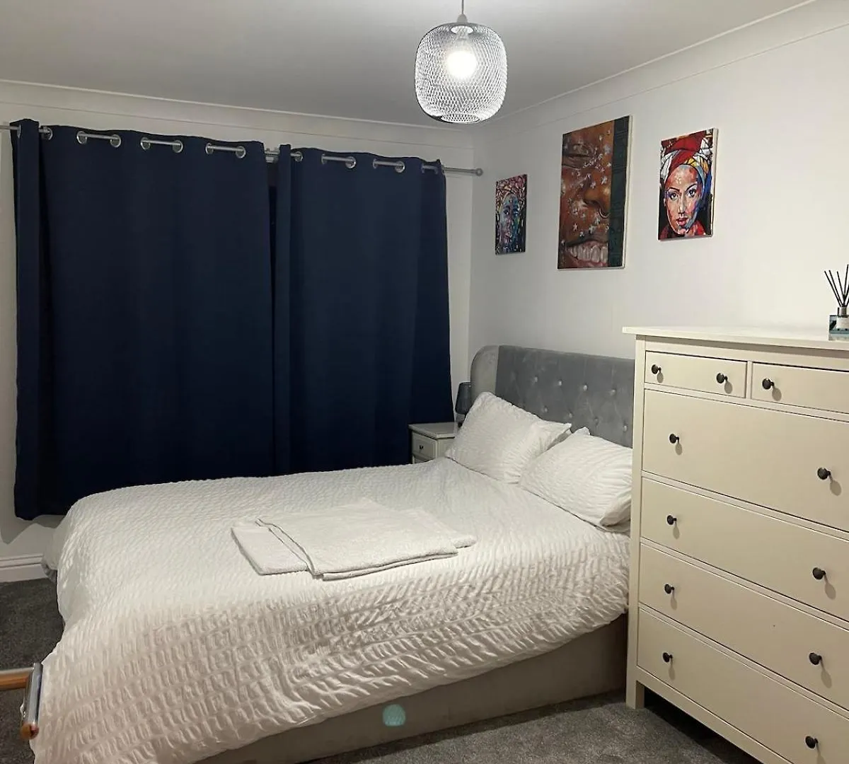 Lovely 2 Bedroom Flat With Free Parking And Wifi London Apartment