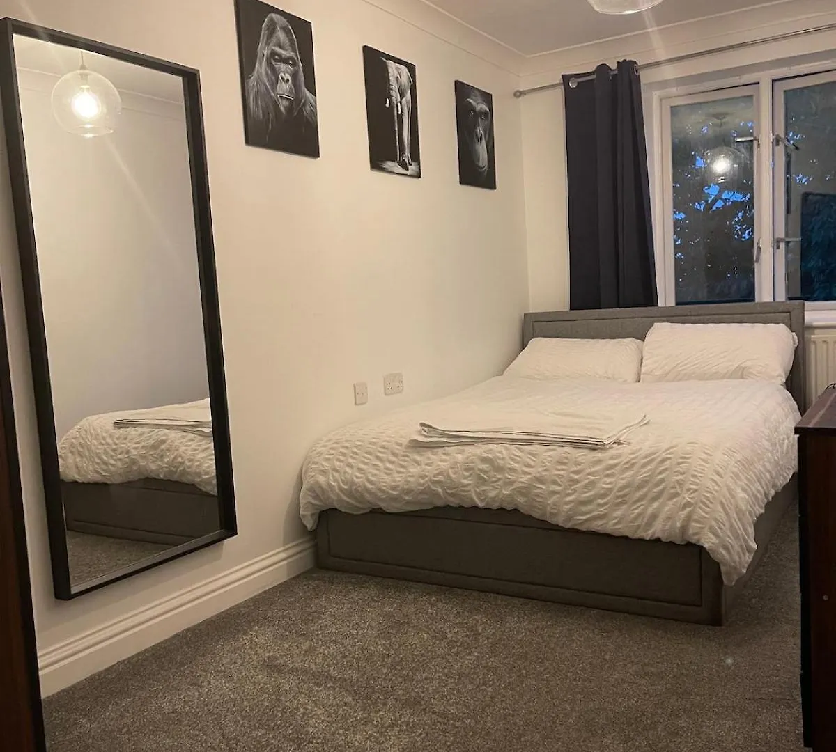 Lovely 2 Bedroom Flat With Free Parking And Wifi London