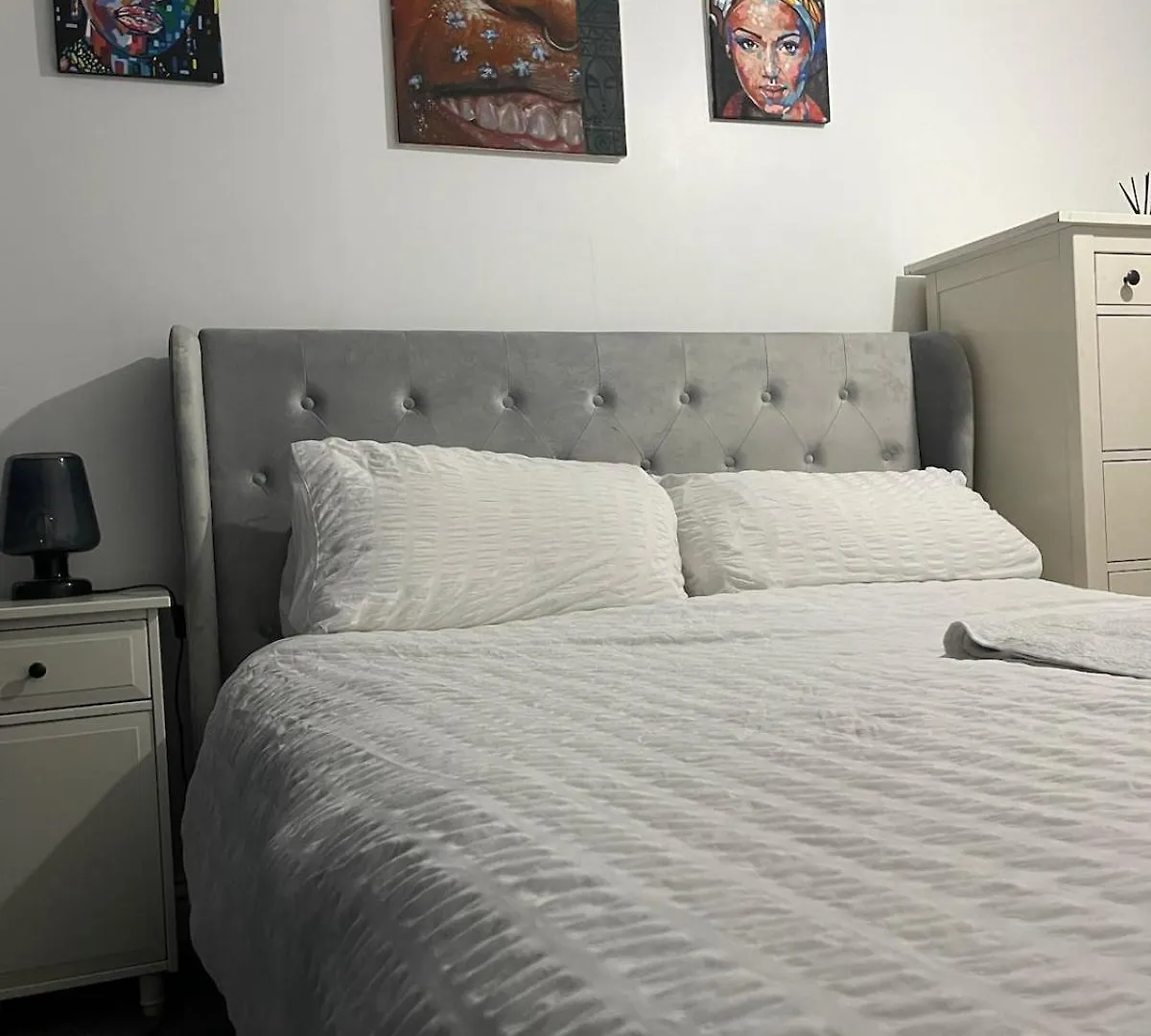 Lovely 2 Bedroom Flat With Free Parking And Wifi London 0*,