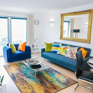 Riverside 2 Bed Apartment